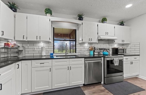 Royal Palm Beach House | Modern Oasis: Tranquil Living in Royal Palm Beach
