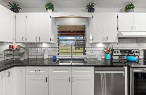 Royal Palm Beach House | Modern Oasis: Tranquil Living in Royal Palm Beach