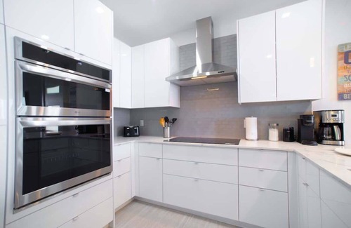 Northwest Point Condo | Modern Oceanfront 3 Bdr Condo/w Pool + Diving