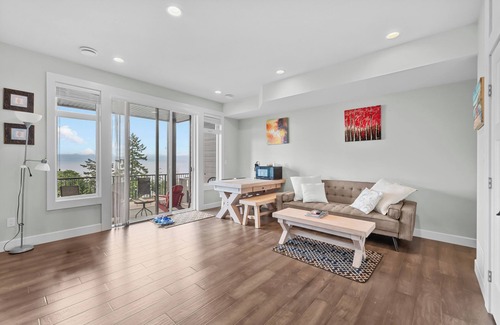Regional District of Nanaimo House | Modern Oceanview 2BR Suite w/Patio & Private Entry | Nanaimo Retreat