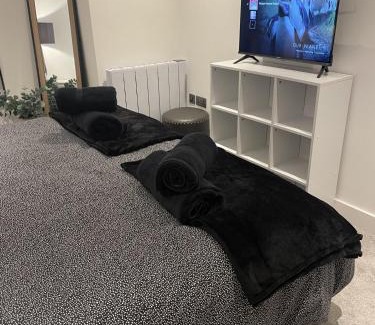 Lichfield Apartment | Modern Old Picture House City Centre Apartment 2 Bed - 1 Covered Secure Parking Space