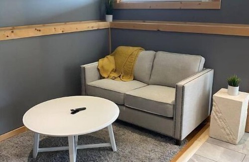Lone Butte Apartment | Modern one bedroom suite in the cariboo with a gym