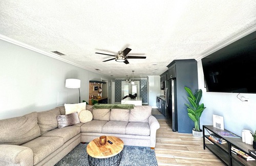 St. Cloud House | Modern Peaceful Pool Home, 25 Mins To Theme Parks!