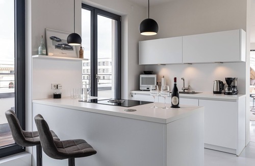 Zentrum-Suedost Apartment | Modern Penthouse in Top Location w/Roof Terrace & Garage