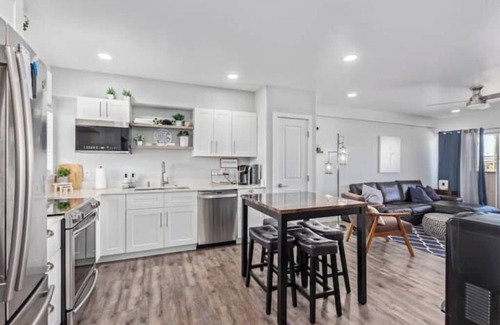 Encanto Condo | Modern PHX Condo Near Light Rail
