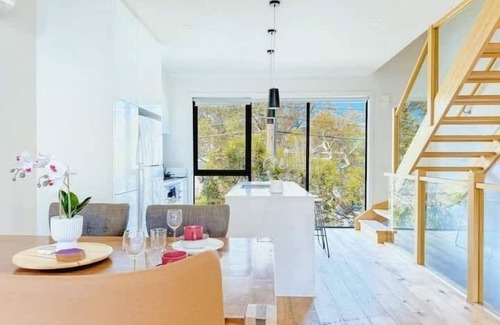 Port Melbourne House | Modern Port Melbourne 3b3b Townhouse and Parking