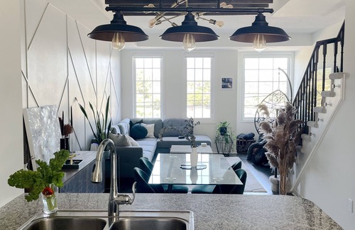 Rouge House | Modern Port Union Townhouse - Port Union Paradise