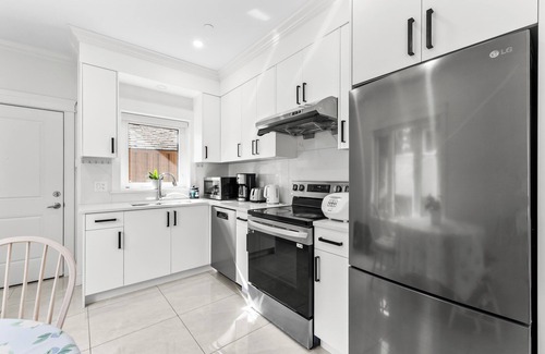 Renfrew-Collingwood House | Modern Private 3BR House