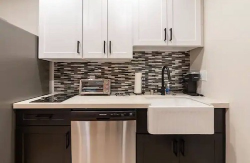 Calabasas Apartment | Modern Private Guest Suite in Tranquil Topanga