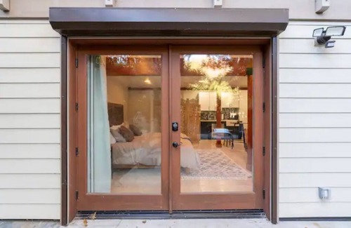 Calabasas Apartment | Modern Private Guest Suite in Tranquil Topanga