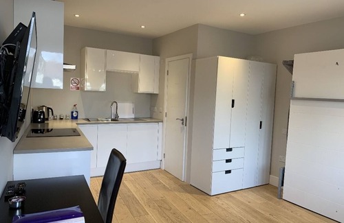 Ickenham Apartment | Modern, Private, self-contained studio apartment