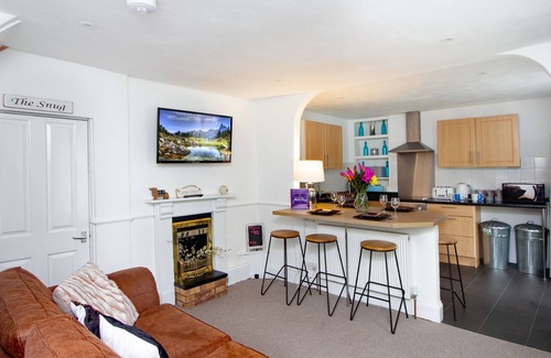 Exeter House | Modern Quirky Exeter City Cottage 2 min walk/shops