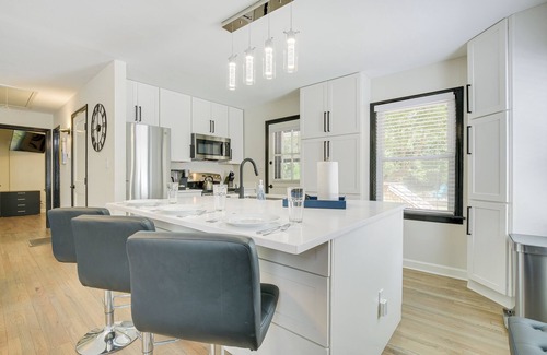 East Raleigh House | Modern Raleigh Vacation Rental ~ 3 Mi to Downtown!