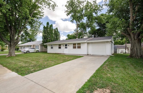 West Middleton House | Modern ranch style home - Pets welcome -FAST WiFi -