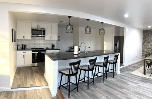 Desert Hot Springs House | Modern Ranch House~Great for Big Groups! Salt Water Pool + Spa