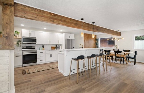 Spokane House | Modern Rancher Oasis I Gorgeous Pool!
