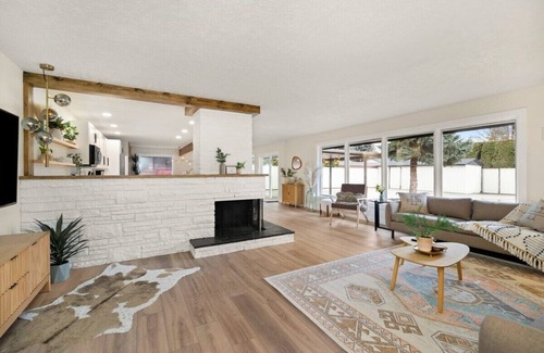 Spokane House | Modern Rancher Oasis I Gorgeous Pool!