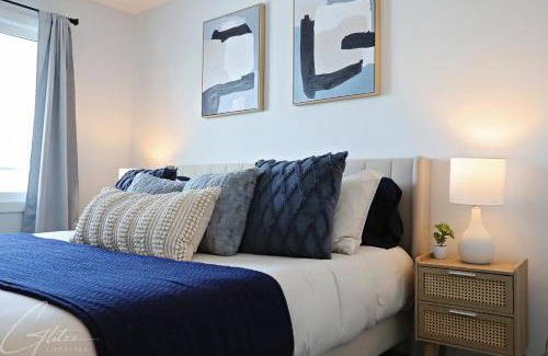 Southwest Edmonton House | Modern Retreat 3 King Beds,Garage,Disney