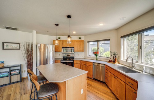 Wapato Point House | Modern Retreat w/Hot Tub - Steps to Lake Chelan!