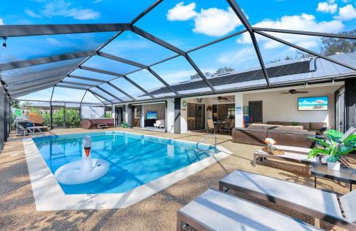 Willoughby Acres House | Modern Retreat W Pool & Hot Tub Near Beaches