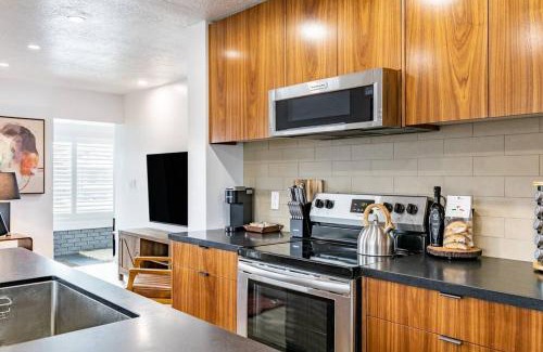 People's Freeway House | Modern Rustic Stay with Hot Tub near Downtown