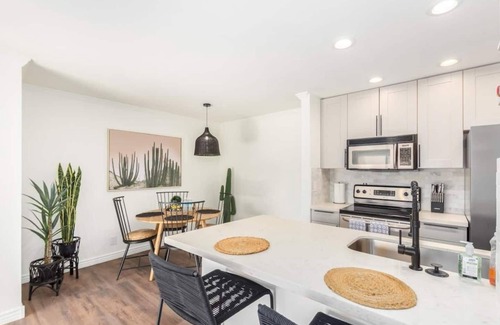 Woodland Springs Condo | Modern Scottsdale Condo with Community Amenities & Private Patio!