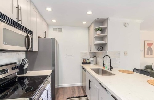 Woodland Springs Condo | Modern Scottsdale Condo with Community Amenities & Private Patio!