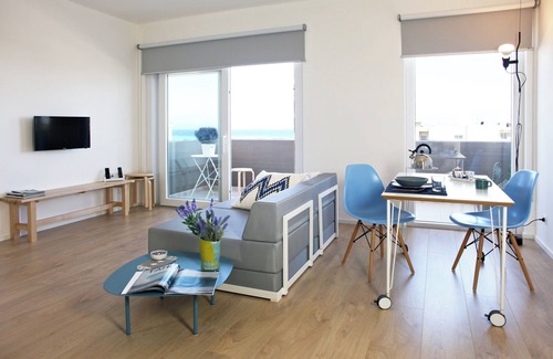 Casa Santa Apartment | Modern Sea View and Beachfront Apartment.