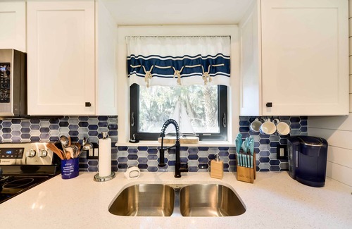 Seabrook Island Condo | Modern Seabrook Island Resort Condo: Near Beach!