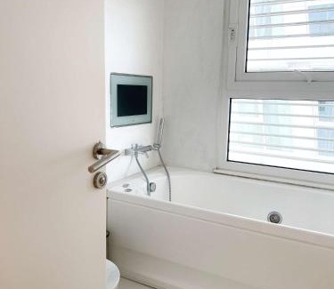 Potamos tis Germasogeias Apartment | Modern seafront apartment