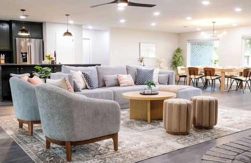 Midland House | Modern & Serene Home in Midland - Fast WiFi, King Beds, RO, Gazebo, & Firepit