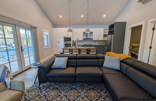 Oakley House | Modern Serenity Retreat Near Biltmore Estate - Where Luxury Meets Sustainability