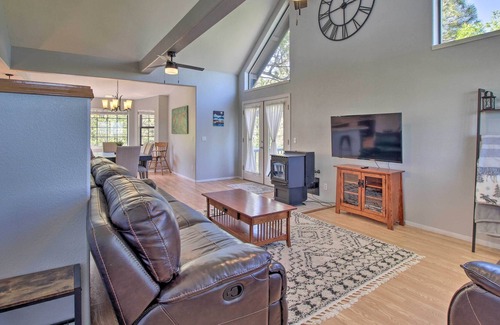Timberland Acres Cabin | Modern Show Low Retreat w/ Deck & Mtn Views!