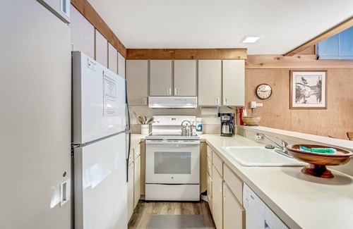 Bear Valley Condo | Modern & Sleek Condo - Creekside #110 by Bear Valley Vacation Rentals