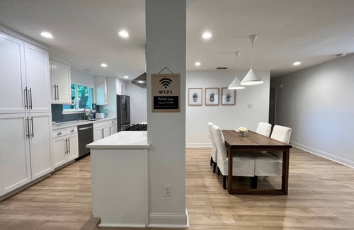 North Austin Civic Association House | Modern Smart Home - Central & Quiet Location!