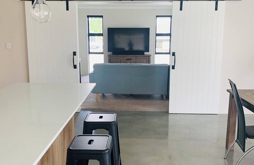 New Plymouth House | Modern & Spacious 2yo Home