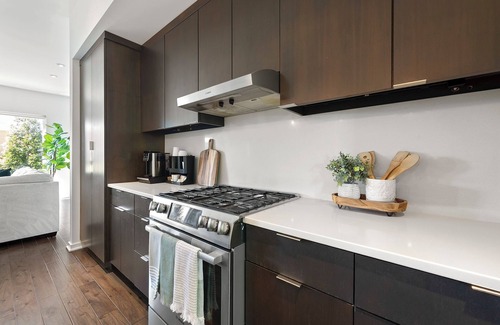 Sweet Auburn Historic District House | Modern Spacious 4-Level Townhome-Near Downtown ATL
