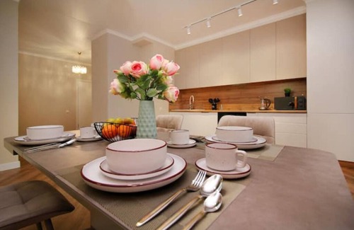 Almaty Apartment | Modern, Spacious and Elegant Apt 79