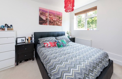 Thornton Apartment | Modern, Spacious Apartment in Clapham