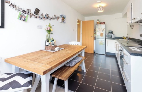 Thornton Apartment | Modern, Spacious Apartment in Clapham