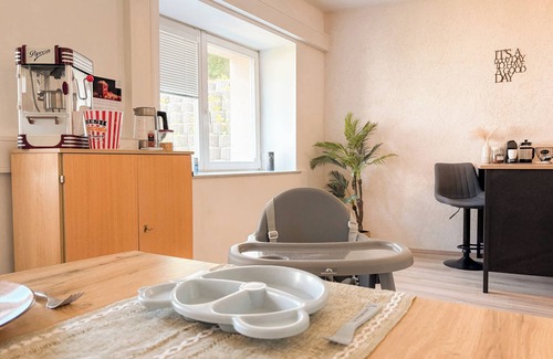 Lenzkirch Apartment | Modern & Spacious, Home Cinema & popcorn, parking, near lake, ideal for families