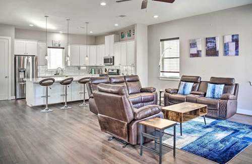 Riverside Terrace House | Modern & Spacious Houston Home - Pets Welcome!