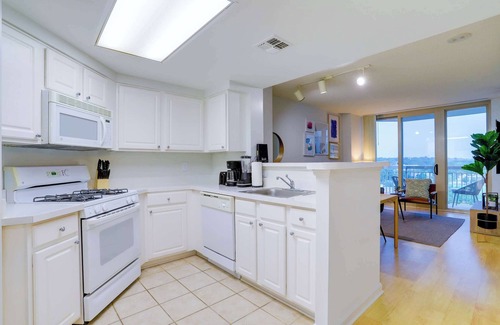 Ballston Apartment | Modern Stay in Ballston | Walk to Metro