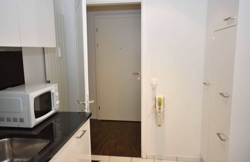 Seefeld Apartment | Modern studio in the city center (Flower 32)