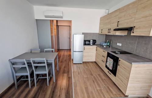 Kecskemet Apartment | Modern Studio Retreat in Boróka Park, Kecskemét