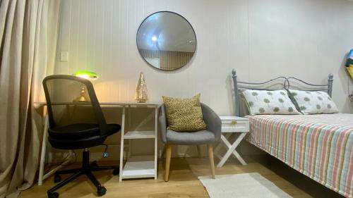 Centenary Heights House | Modern Studio Room Retreat