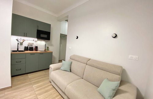 Cap d'Ail Apartment | Modern studio with A/C – 5 min from the beach – 15 min to Monaco GP