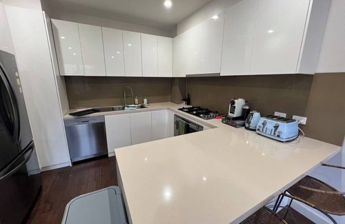 Melbourne House | Modern Stylish Comfort at Prime Camberwell Retreat