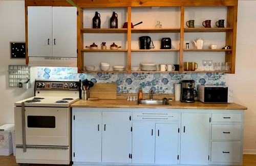 North End Apartment | Modern & Stylish, Perfect for Families and Groups