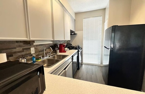 Nassau Bay Apartment | Modern & Stylish Space in Heart of BayArea Houston